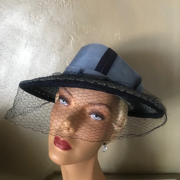 OUTSTANDING 1940s\' TWO TONE BLUE STRAW WIDE BRIM HAT WITH GROSGRAIN TRIM & VEIL main image 11